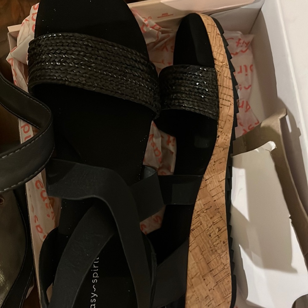 Black wedges new condition havnt been worn